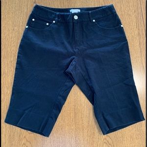 Eric brand black 5-pocket Bermuda Jean shorts